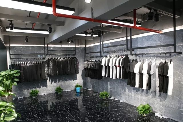 阿克塞刺绣展哈萨克民族服饰之美